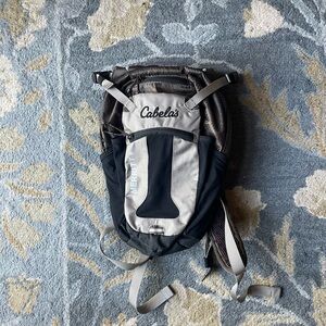 Cabela's Black and Gray Men's hydration pack